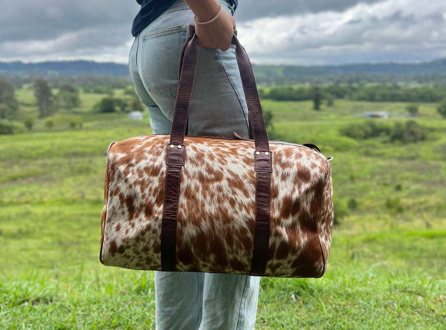 Overnight Cowhide Duffel Bag 002