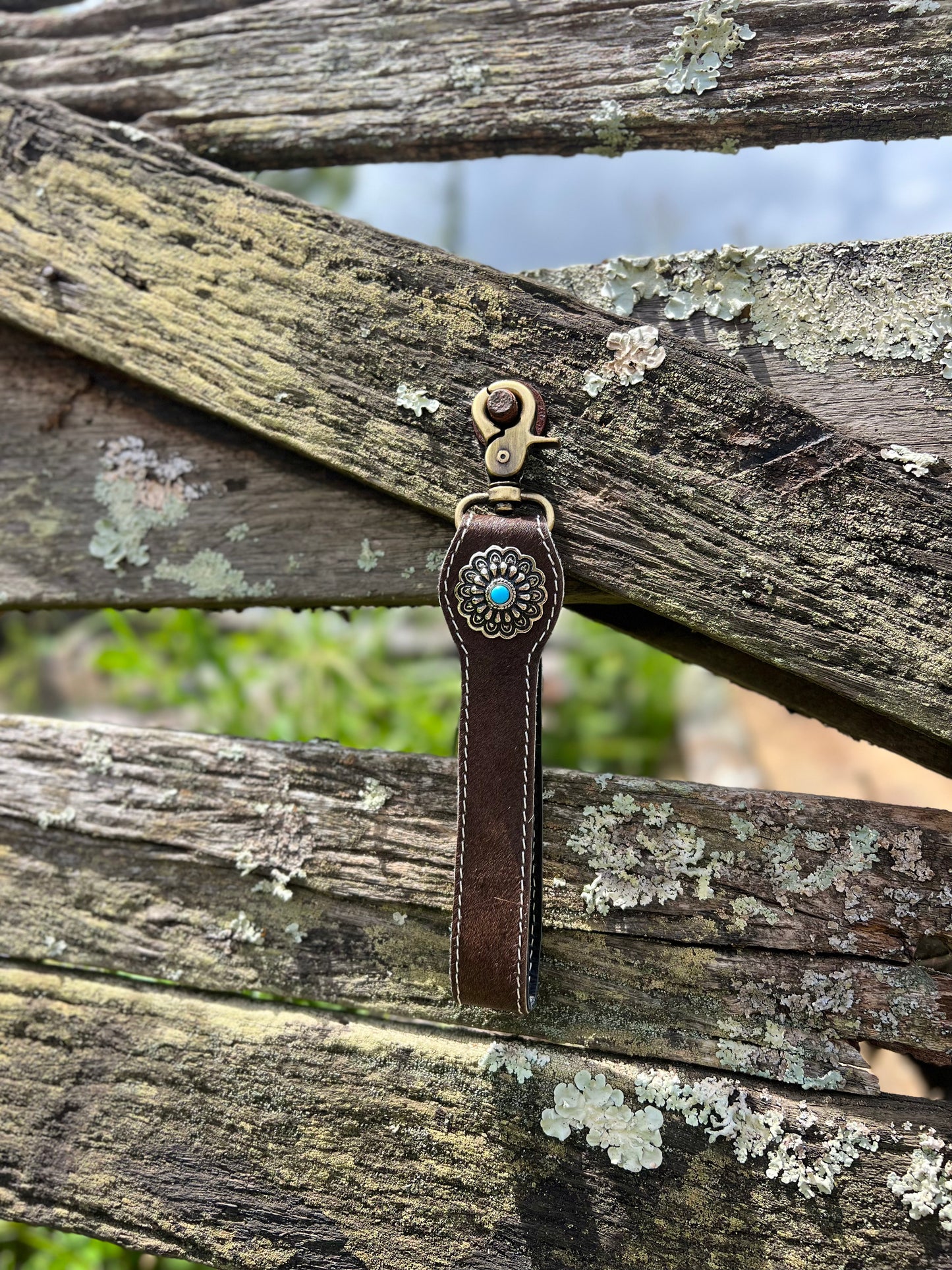 Turquoise Detailed Leather keyring 001