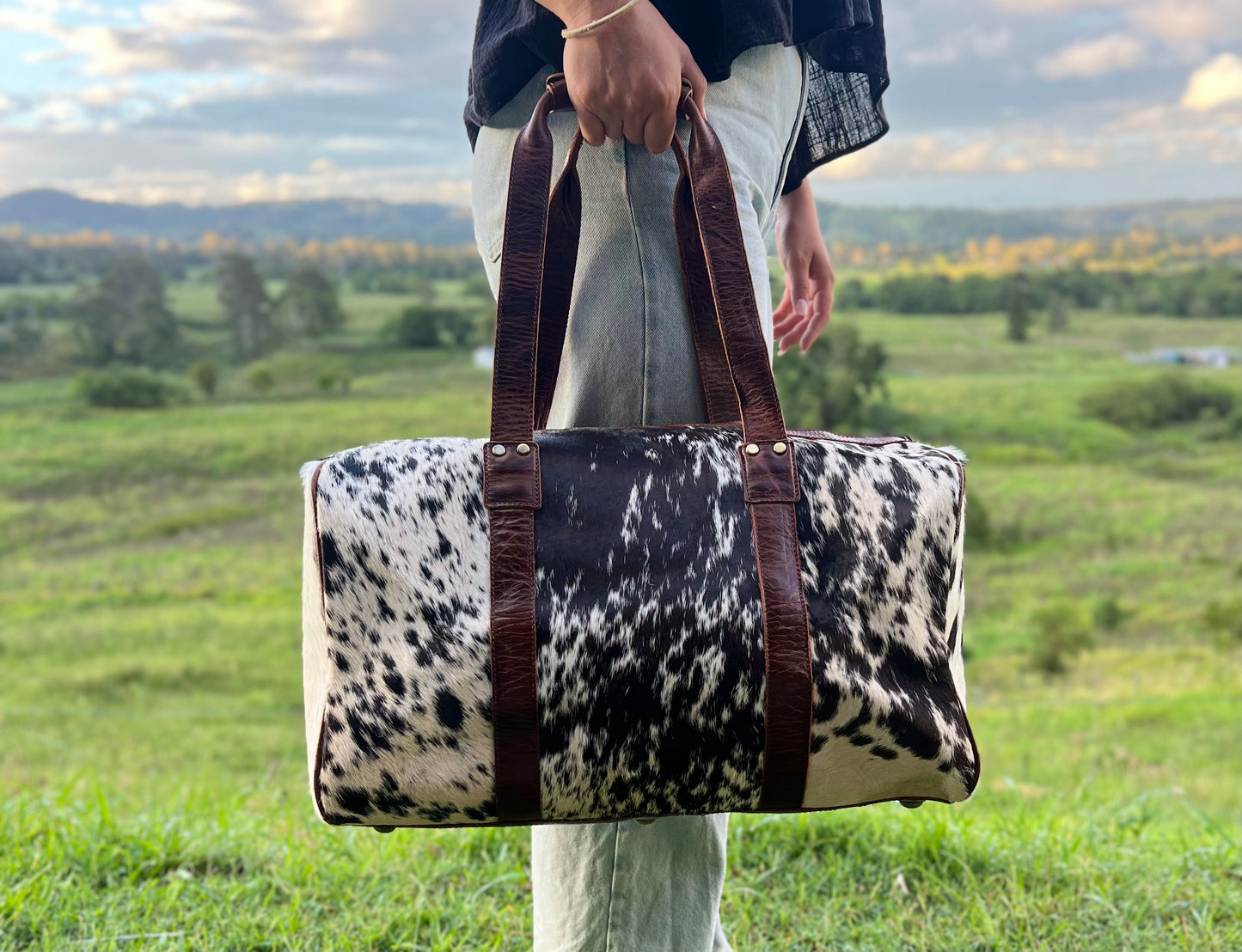 Overnight Cowhide Duffel Bag 001