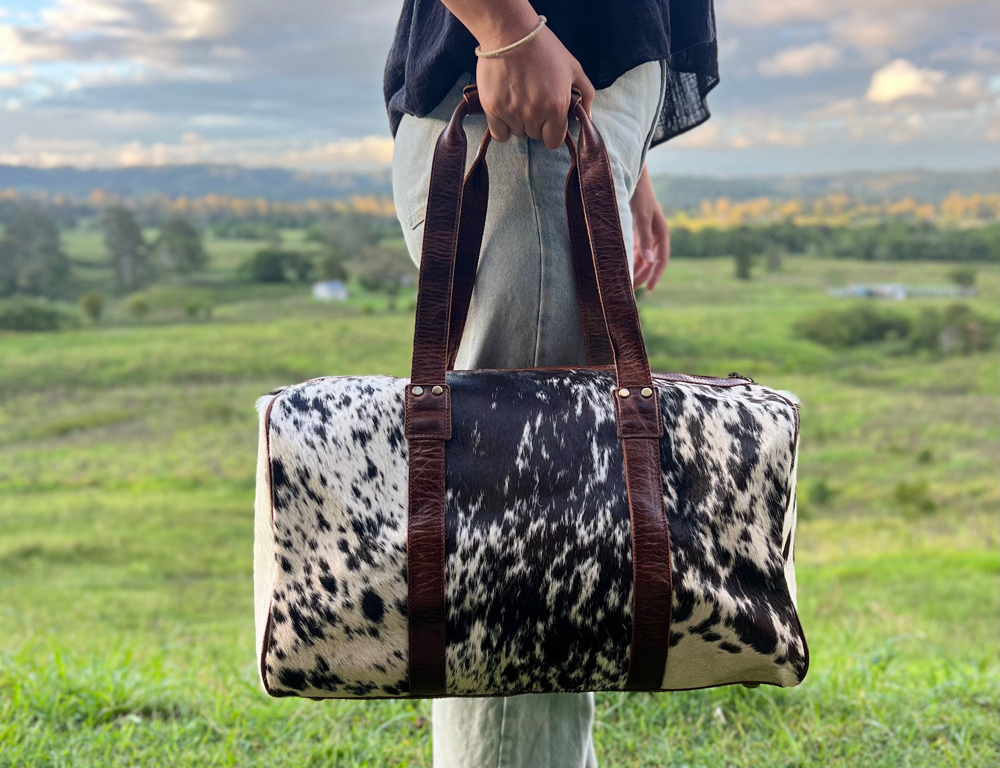 Overnight Cowhide Duffel Bag 001